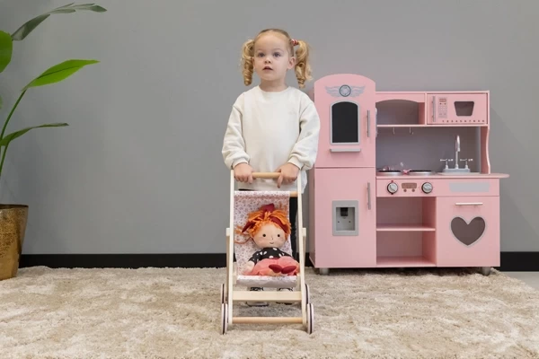 Laurie ist 3 Jahre alt und 130 cm groß