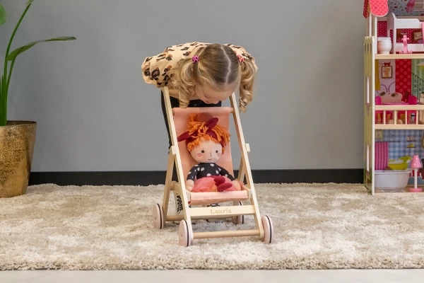 Optional: eigener Name auf Puppenbuggy