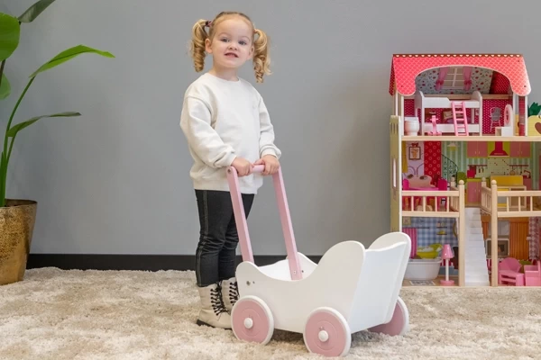 Laurie ist 3 Jahre alt und 130 cm groß