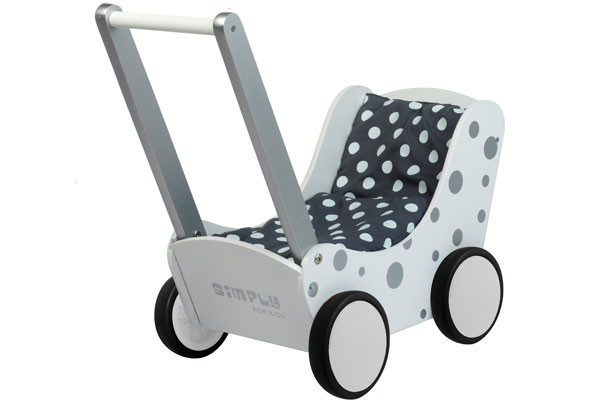Gepunkteter Puppenwagen von Simply for Kids.