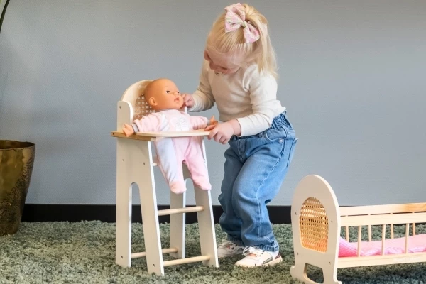 Luna ist 2,5 Jahre und 96 cm groß