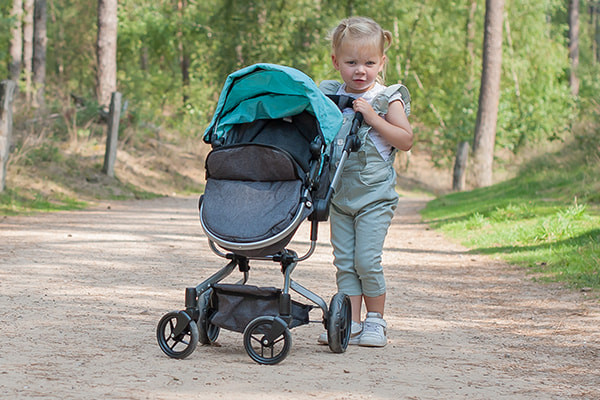 Lynn ist 2,5 Jahre und hat eine Länge von 90 cm.