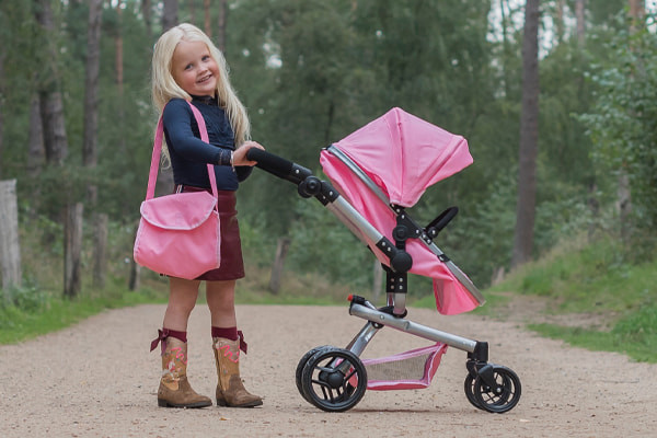 Eva ist 4 Jahre alt und 110 cm groß