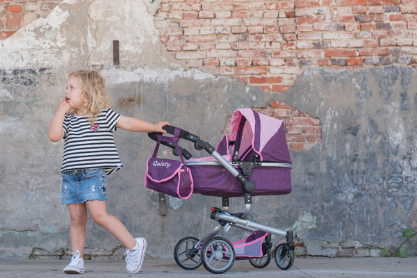 Optional mit Wickeltasche.