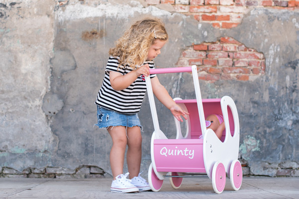 Optional: Sticker mit Wunschname.