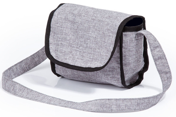 Passende Wickeltasche.