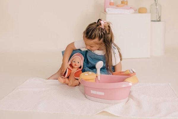 Mit dem Handtuch abtrocknen