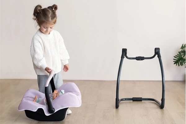 Nehmen Sie die Wiege separat